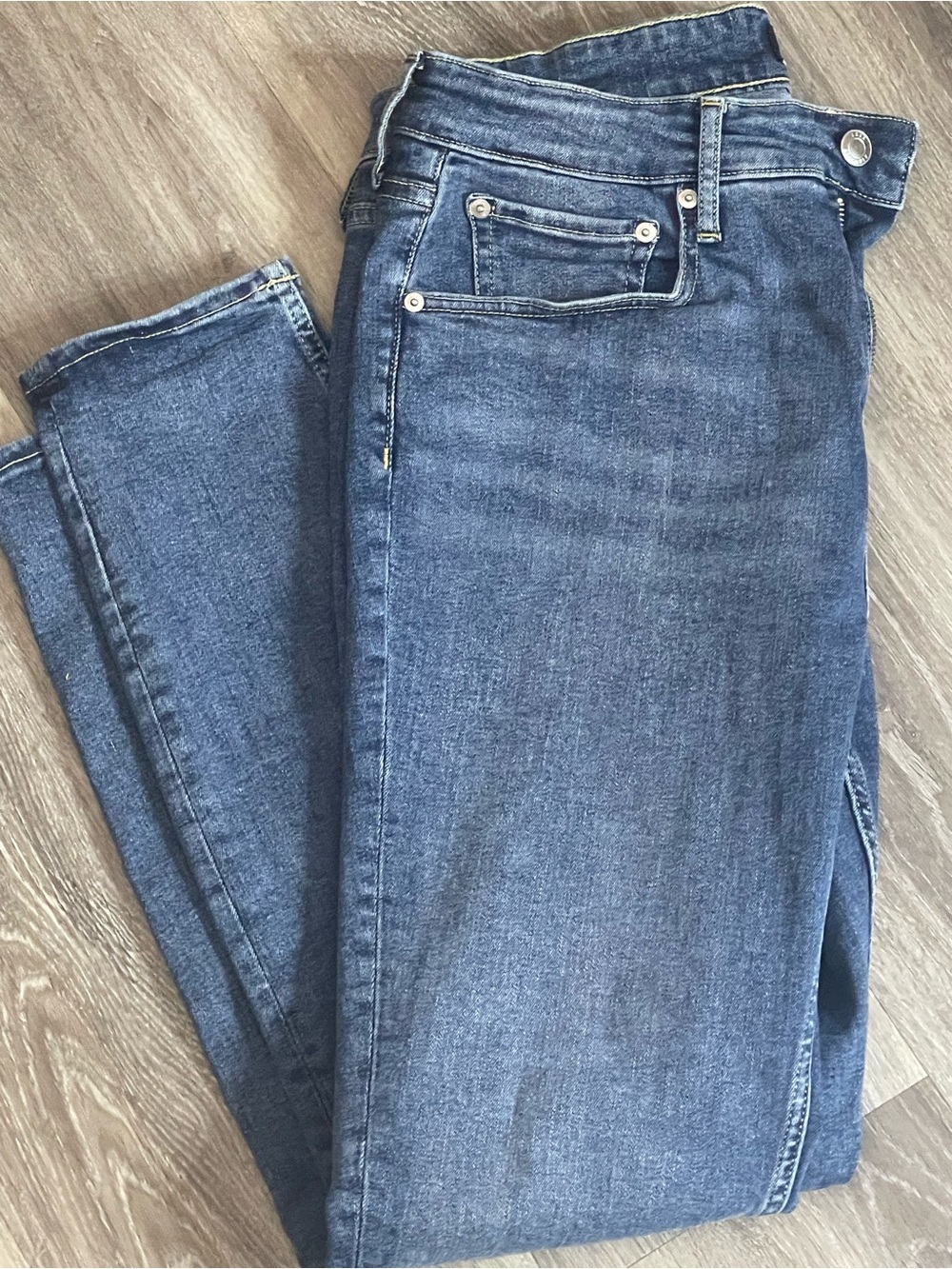 Women's Skinny Jeans in Dark Blue Stretch Denim